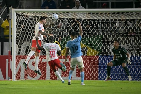 Copa Sudamericana: Bragantino a octavos tras imponerse a un Sporting Cristal con diez