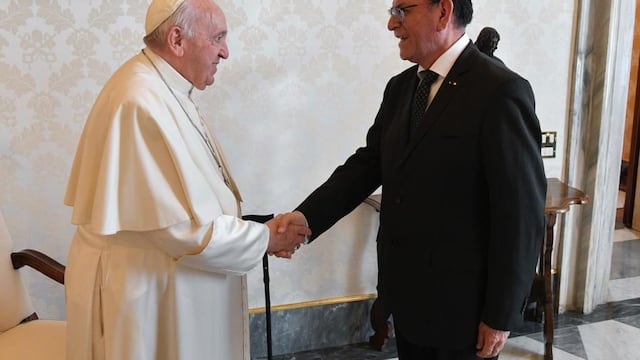 Papa Francisco se reunió con canciller y espera que haya diálogo y concordia en el Perú
