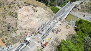 Instalan puente Bailey sobre estructura dañada de Uchumayo y trabajos terminarán para abril