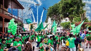 La bandera roja encarnada es la ganadora de los juegos de carnaval en Catacaos