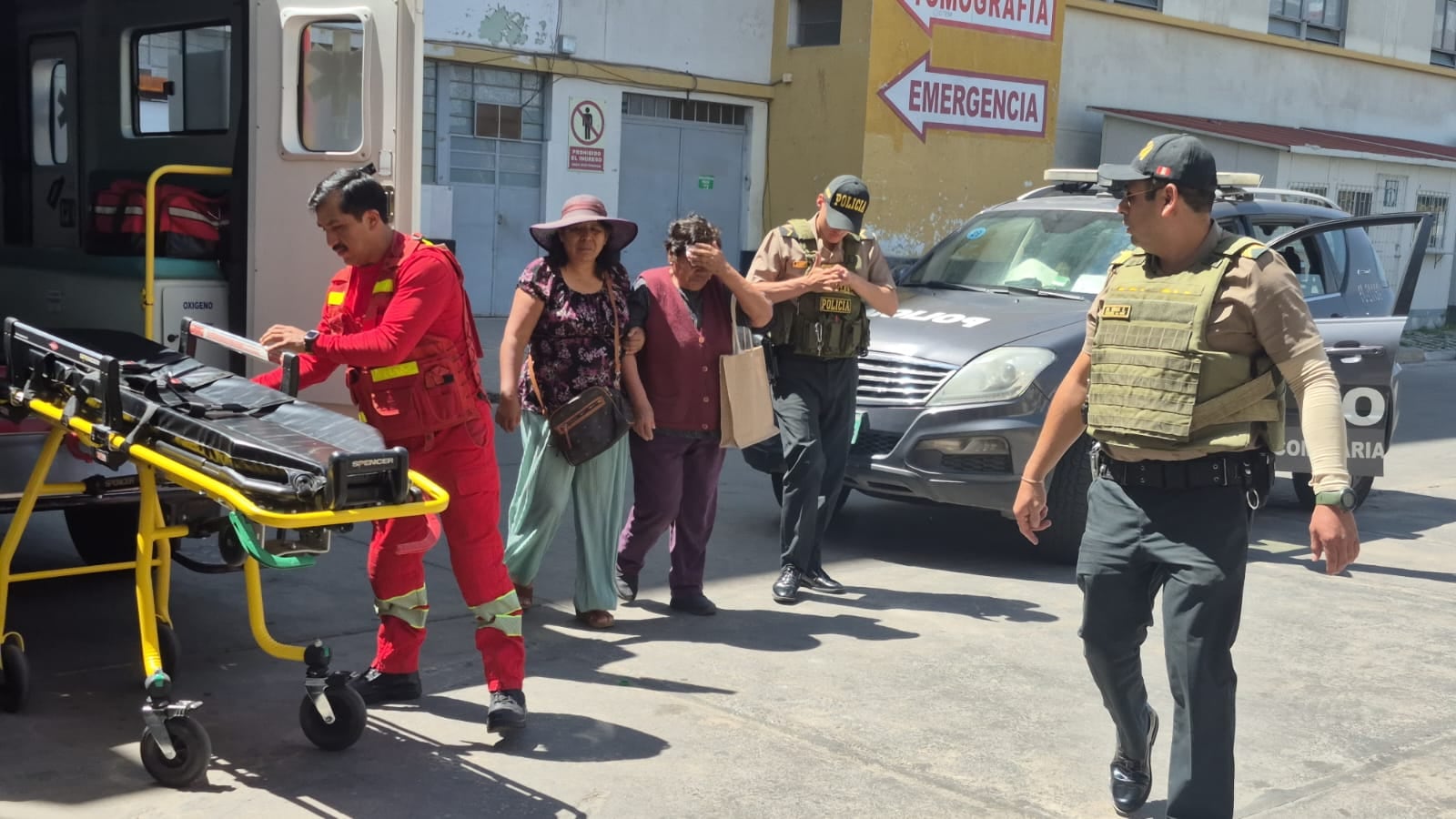 Mujeres resultan heridas durante las elecciones en Arequipa y son trasladadas al hospital Honorio Delgado Espinoza (Foto: GEC)