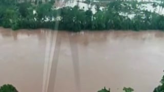 Desborde de rio ocasiona inundación en distrito Puerto Bermúdez de Oxapampa (VIDEO)