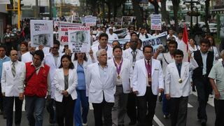 Médicos de EsSalud suspendieron huelga tras 22 días
