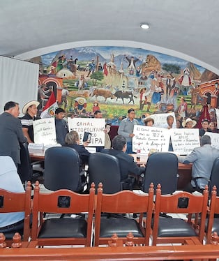 Camal municipal de Arequipa podría cerrar por deuda millonaria y trabajadores protestaron