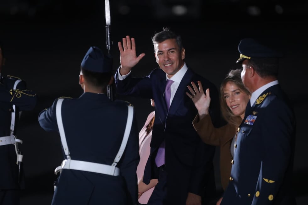 Presidente de Paraguay arriba a Lima para participar en la toma de mando de Keiko Fujimori
