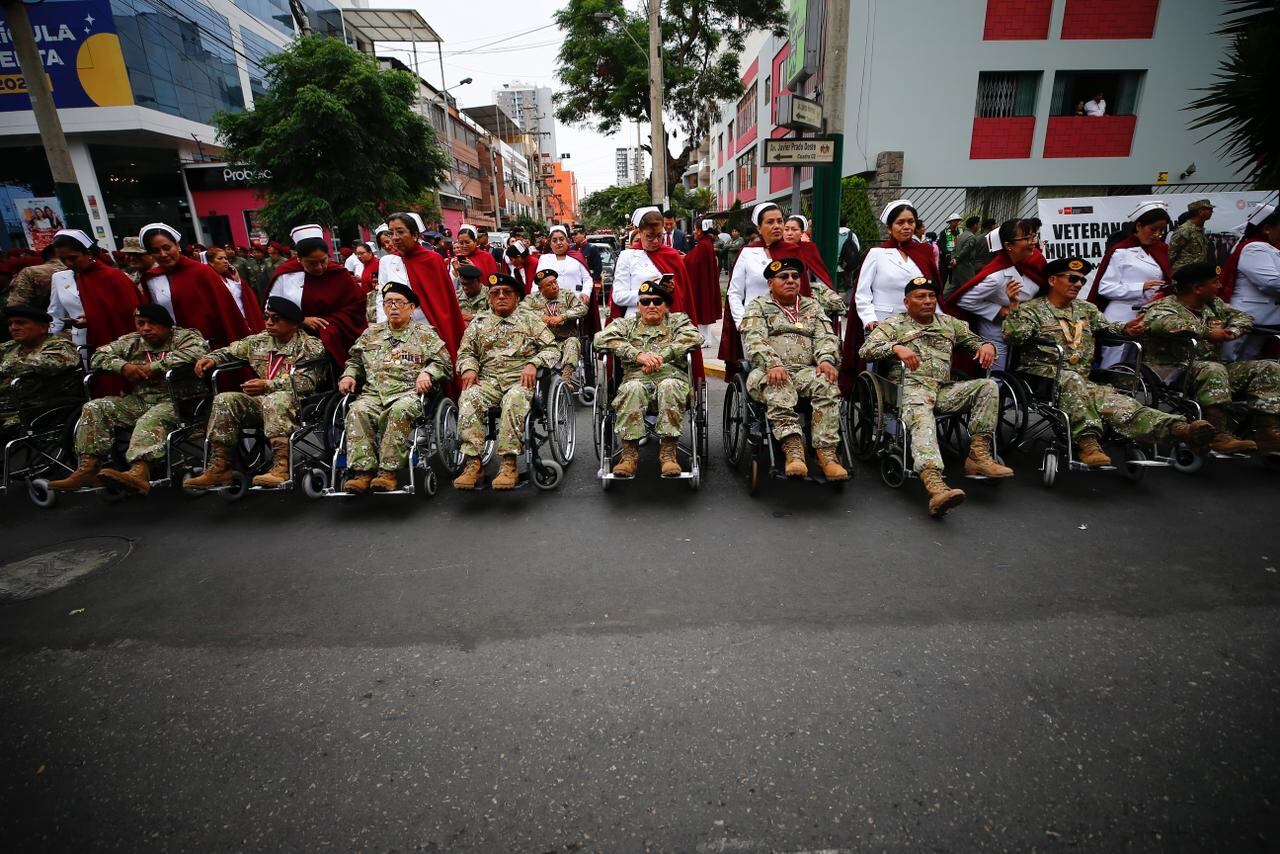 Regresa el Gran Desfile y Parada Militar por Fiestas Patrias. Cientos de peruanos acudieron a la ceremonia y se tomaron fotos con los uniformados. (Foto: Hugo Curotto @phto.gec)