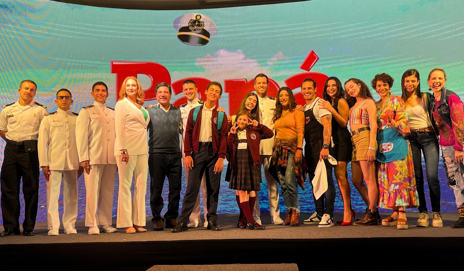 Elenco de "Papá en apuros" la telenovela estelar de Latina Televisión.