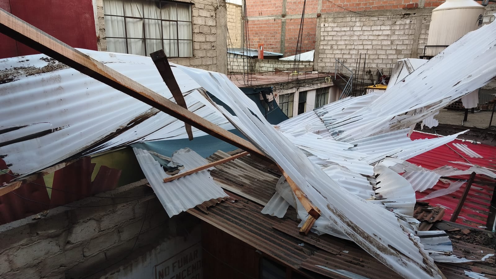 Vientos alcanzaron los 44 kilómetros por hora según el Senamhi. (Fotos: Correo)