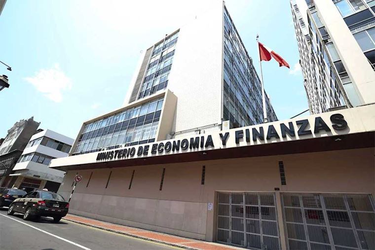 El Ministerio de Economía y Finanzas (MEF) debe articular más con los otros sectores.