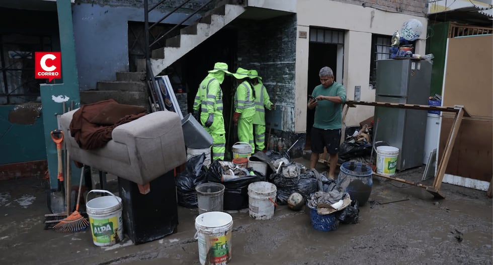 Keiko Fujimori inspecciona zonas afectadas por lluvias en Villa María del Triunfo (FOTOS)