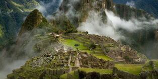 El 2025 la visita de turistas creció en un 4,1 %, pero seguimos a un 78 % respecto a los niveles prepandemia, sobre ello declaran alerta en los sitios arqueológicos de Cusco debido a fuertes lluvias.