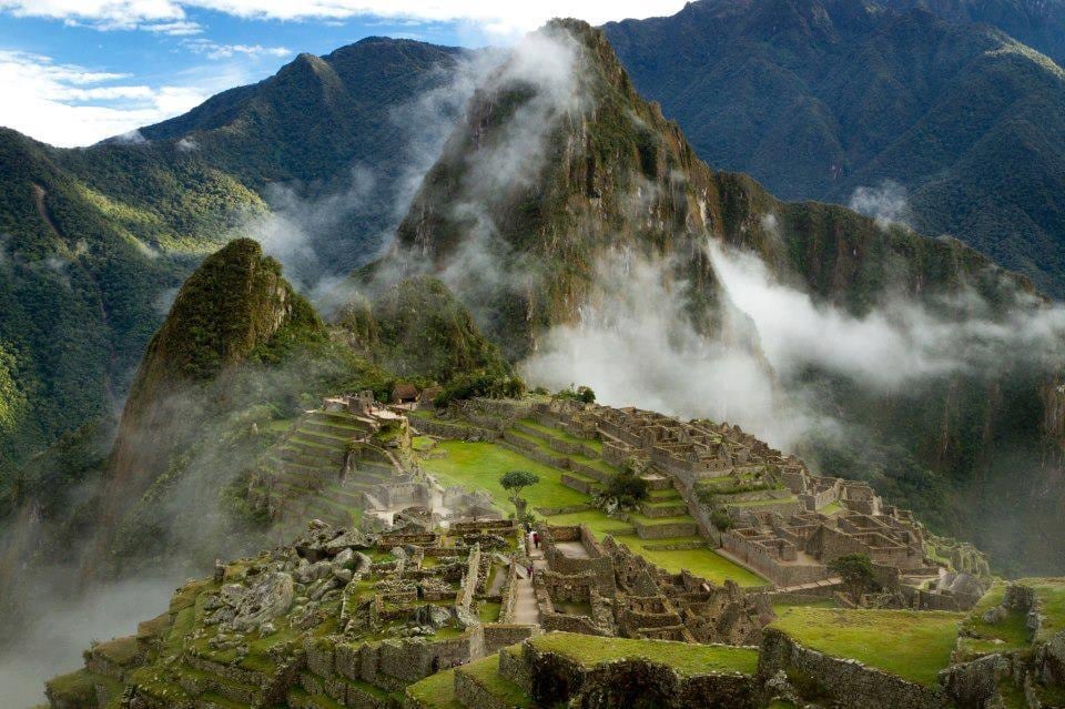 El 2025 la visita de turistas creció en un 4,1 %, pero seguimos a un 78 % respecto a los niveles prepandemia, sobre ello declaran alerta en los sitios arqueológicos de Cusco debido a fuertes lluvias.