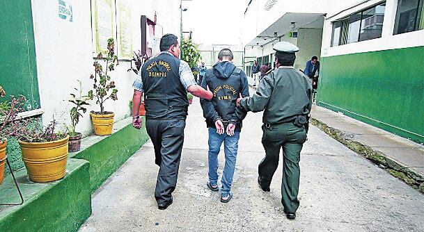 La autoridad regional señaló que durante diversos operativos se ha observado la presencia de adolescentes en lugares donde se vende licor.