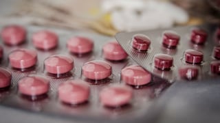 Estados Unidos quita restricción a píldora abortiva en plena batalla por este derecho