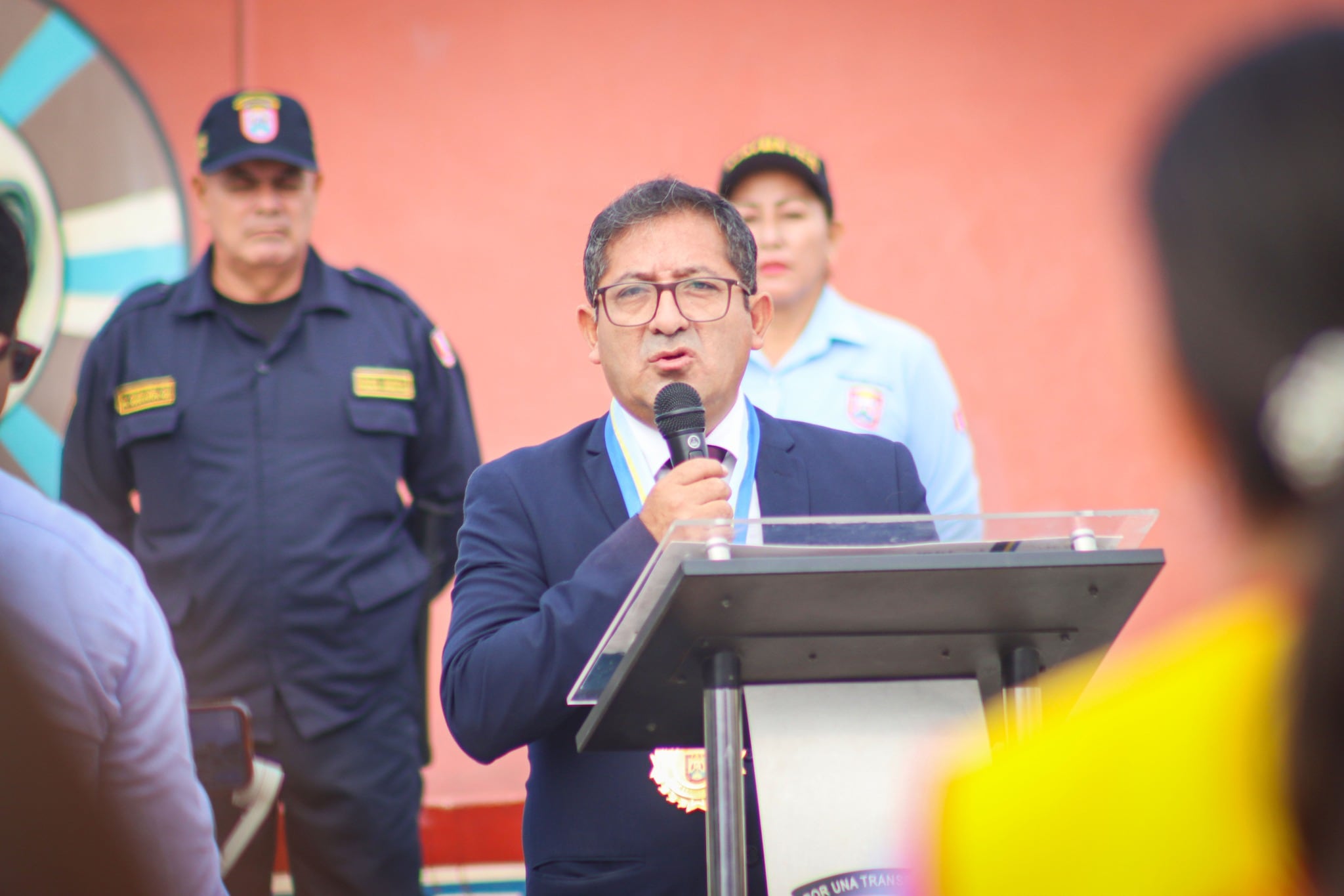 Elber Requejo bajo cuestionamientos.