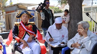 Adultos mayores escenifican la proclamación de la Independencia del Perú en Yanahuara