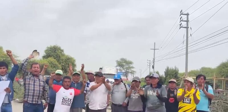 La protesta forma parte del paro agrario indefinido que se desarrolla en varias regiones del país. Los agricultores denuncian pérdidas económicas y caída del precio del arroz. (Captura de imagen: Canal N)