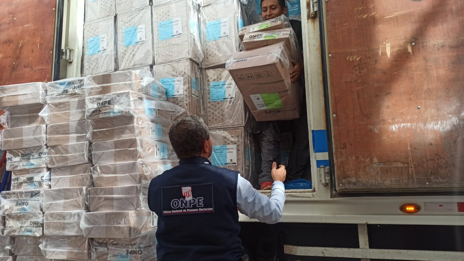 La Oficina Descentralizada de Procesos Electorales de Urubamba recibió el material electoral que será utilizado en la Segunda Elección Presidencial 2026
