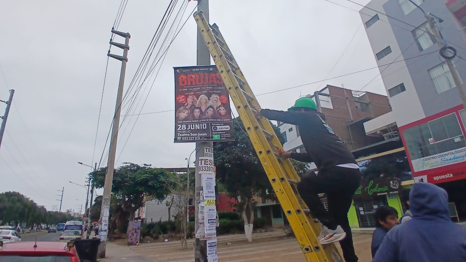 Letreros y pasacalles son distractores de choferes y constituyen un atentado contra el ornato de la ciudad.