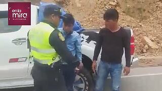 Intervienen a tres presuntos delincuentes armados cuando se desplazaban en camioneta (VIDEO)