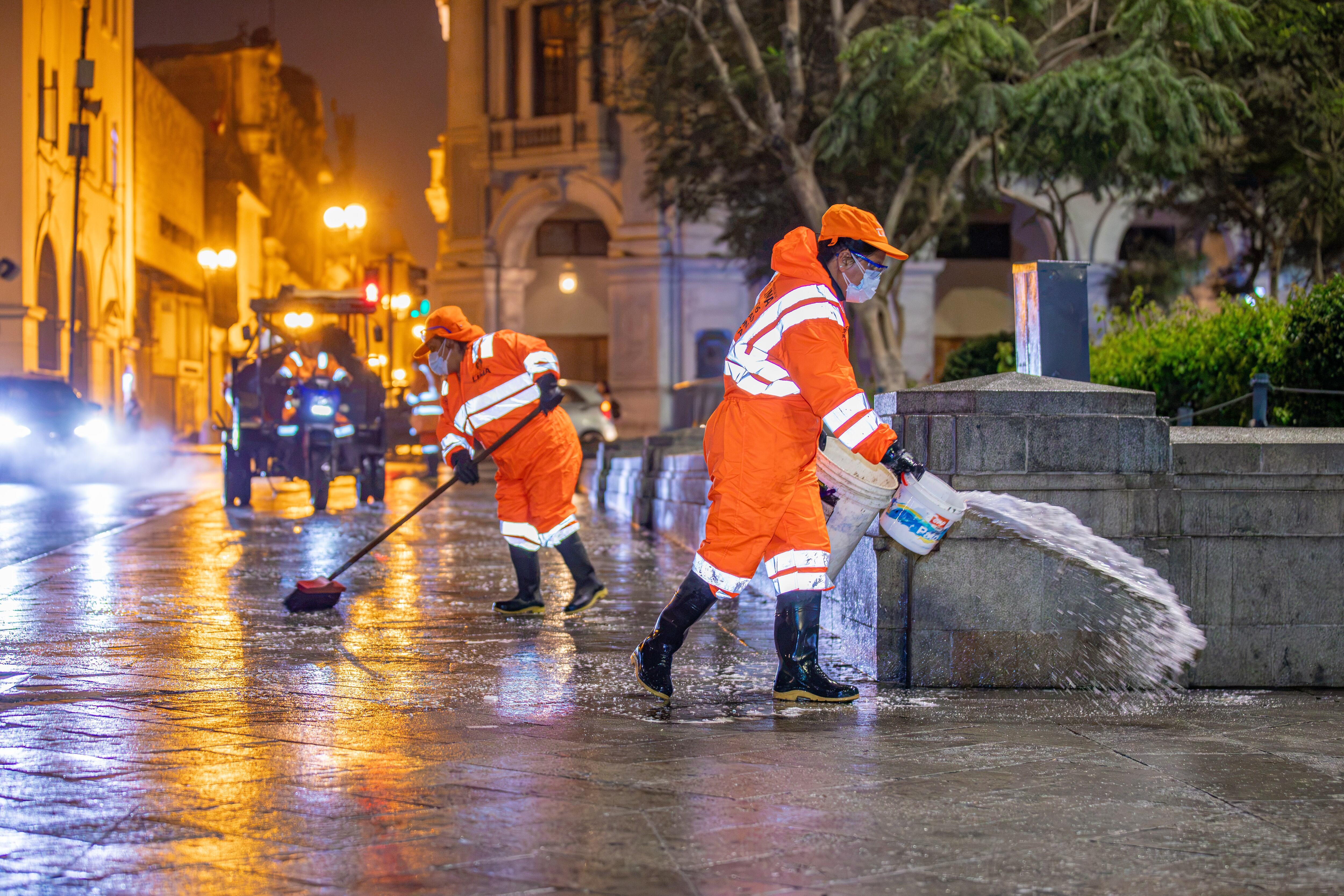 Municipalidad de Lima advierte multas de hasta S/ 750 por orinar en espacios públicos