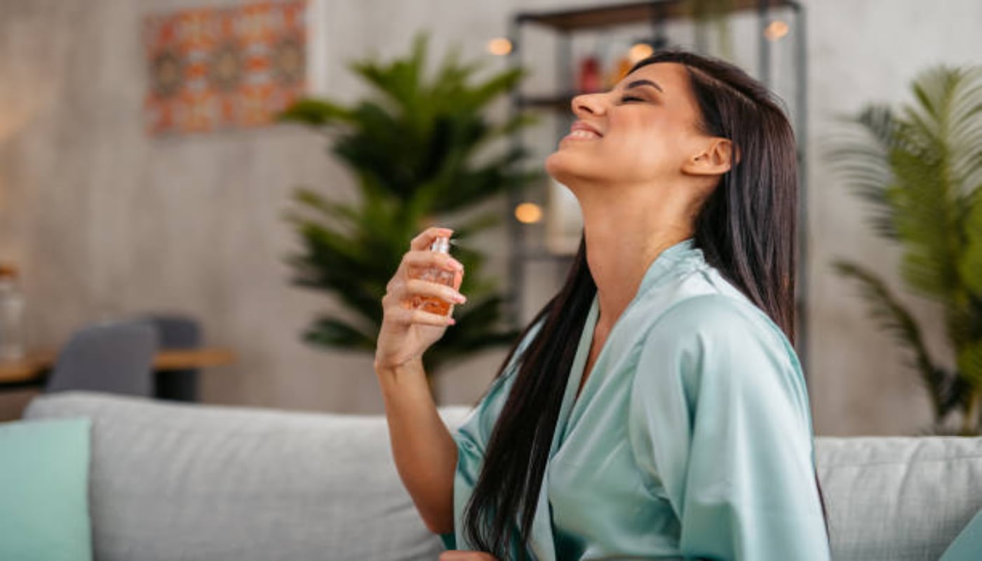En la antesala del Día de la Madre, expertos recomiendan conocer los tipos de fragancias y el estilo de vida de la persona para elegir un regalo con significado. (Foto: iStock)
