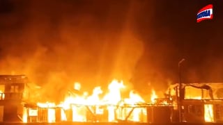 Incendio arrasó con 16 viviendas en asentamiento humano de Belén, en Iquitos