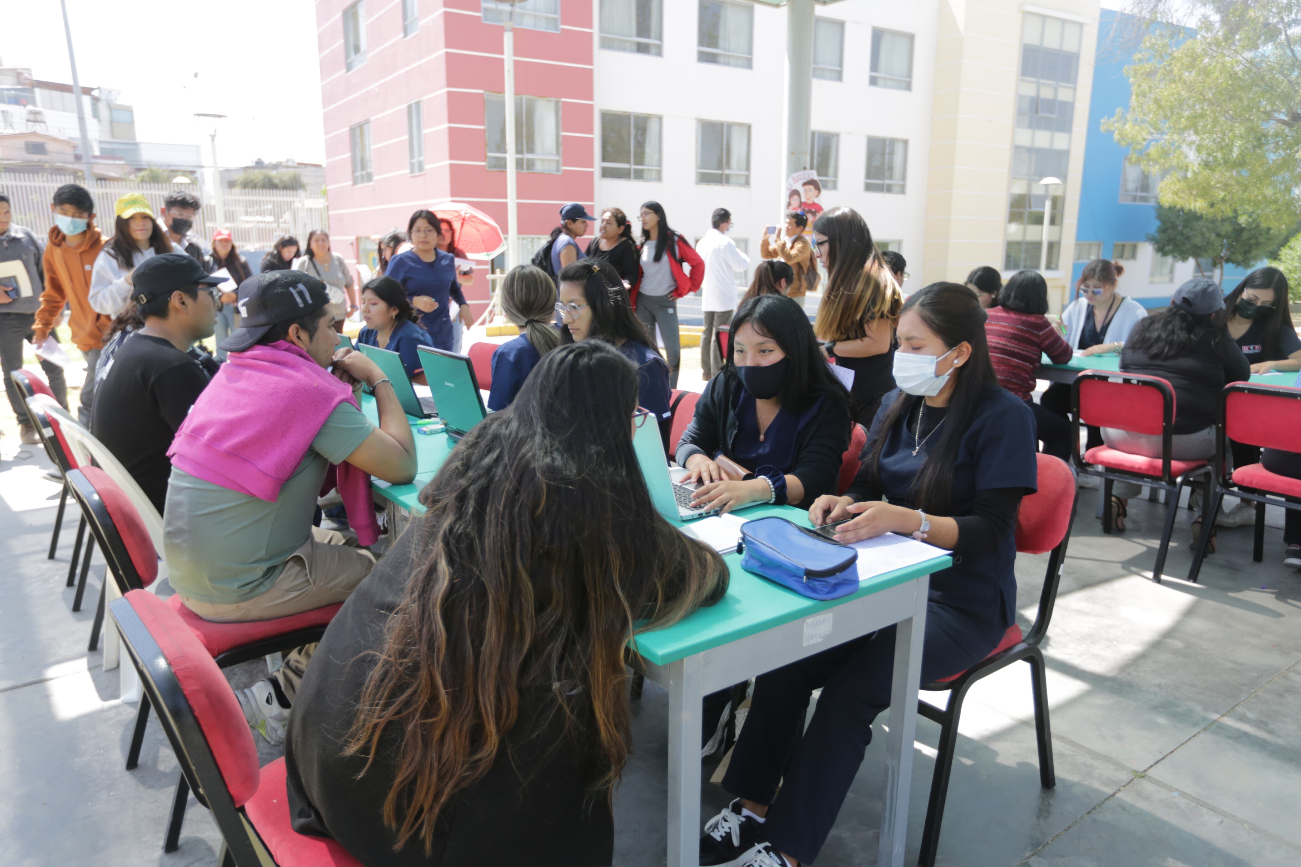 Campaña gratuita de salud mental en Arequipa. (Foto: Leonardo Cuito)