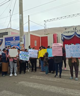 Los padres comentaron que el menor habría ofrecido el estupefaciente a compañeros. (Foto: Correo)
