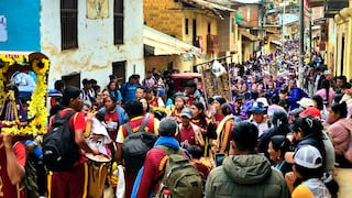 Un mar humano de peregrinos cubre las calles de Ayabaca