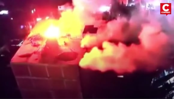 Incendio en Barrios Altos: Llamas se reavivan en almacén del Cercado de Lima