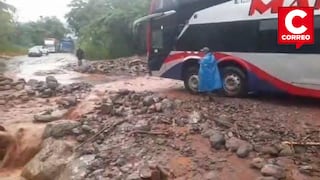 Huaico bloquea la carretera Marginal y deja varados a cientos de vehículos