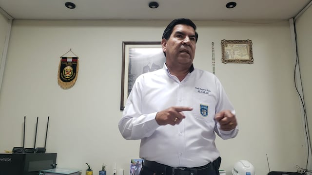 Alcalde de Bustamante a comerciantes del Avelino: “¿Qué están aportando?” (VIDEO)