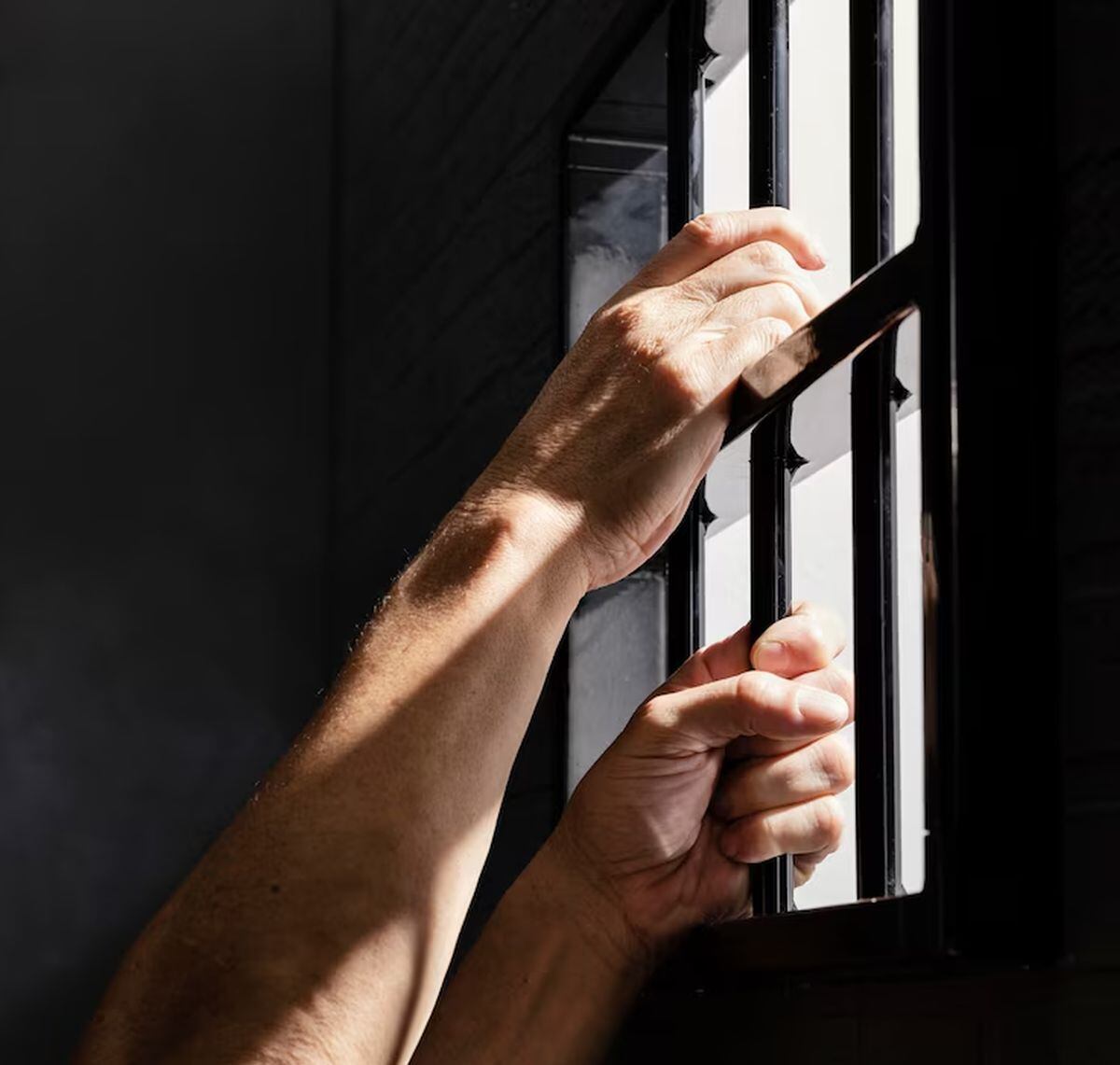 Muchas veces, los familiares de los presos los ayudan en sus planes de fuga (Foto: Freepik)