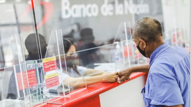 Excajera del Banco de la Nación, sede en Miraflores (Arequipa), fue acusada por apropiarse de bonos COVID-19. (Foto: Gob.pe)