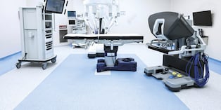 La tecnología robótica viene siendo utilizada en cirugías urológicas, ginecológicas y digestivas para reducir complicaciones y mejorar la recuperación postoperatoria.