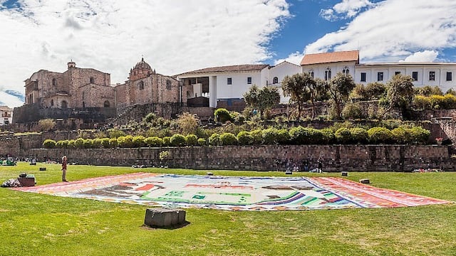 El tejido más grande del mundo llegó a Cusco (FOTOS)
