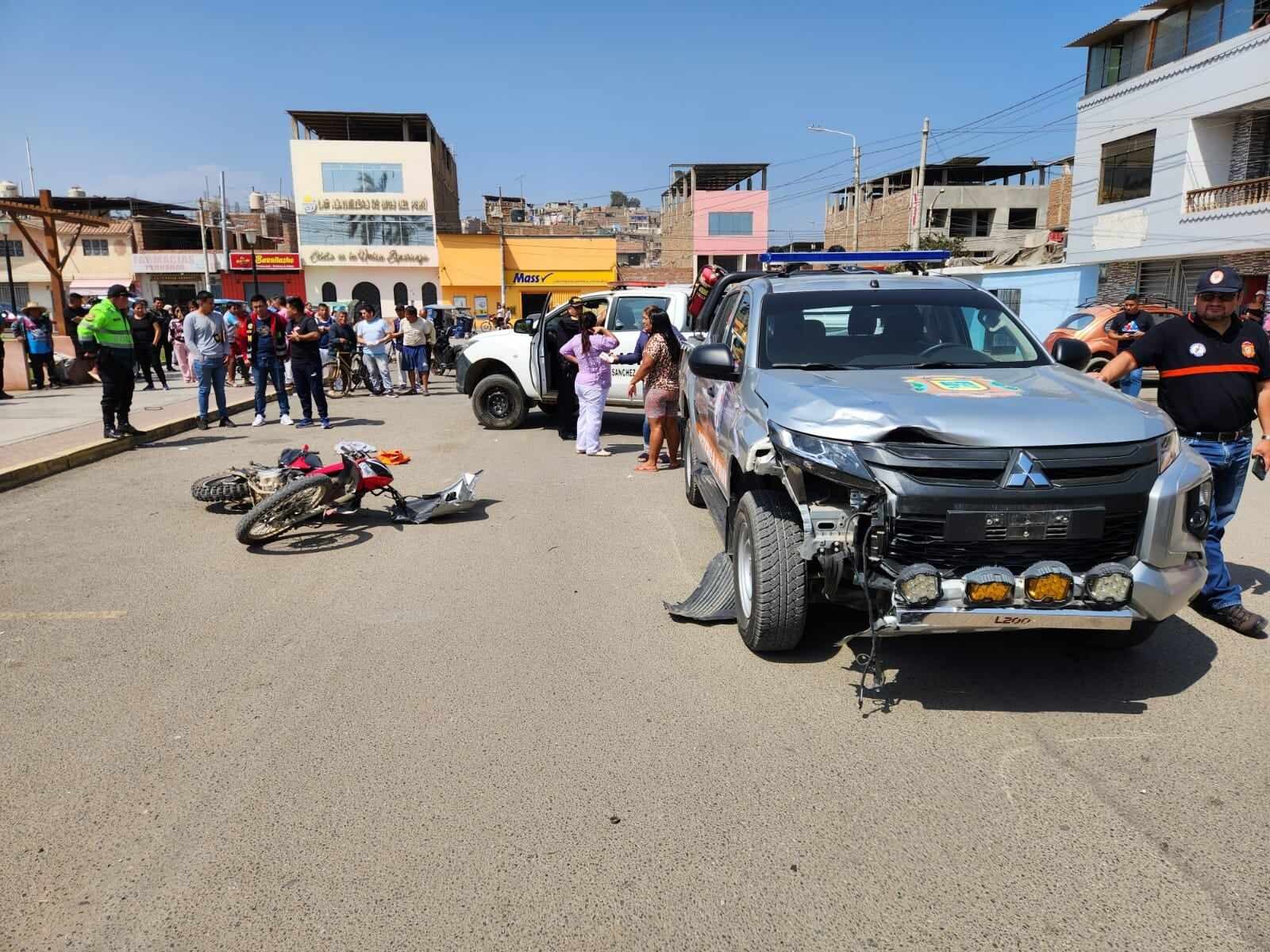 Mientras una mujer fue asesinada a dos cuadras de plaza principal del distrito zapatero, en la localidad ascopana ultimaron a dos hombres. Policía presume ajuste de cuentas.