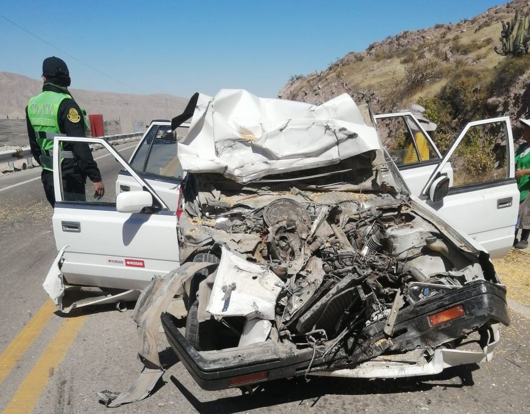 Policías de Carreteras del sector de Torata llegaron hasta el kilómetro 29+200. (Foto: Difusión)