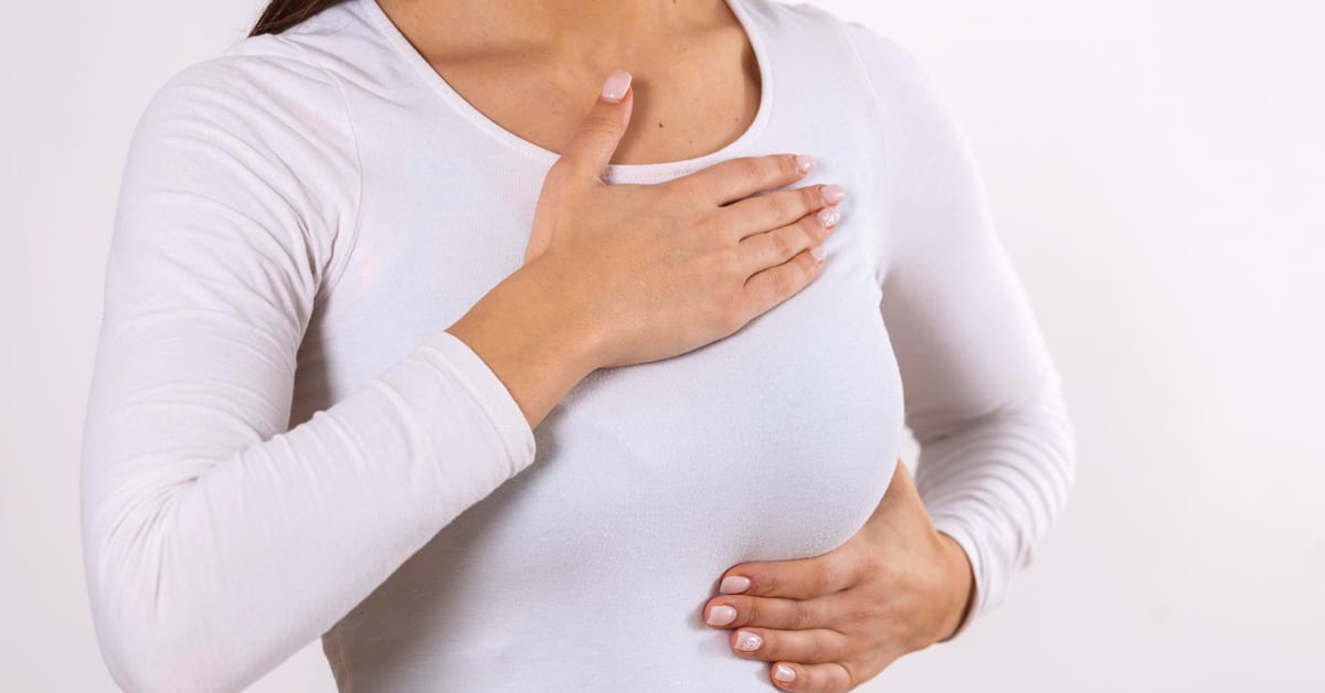 Los bultos, cambios en la piel y alteraciones en el pezón pueden requerir una evaluación médica. Especialista explica qué síntomas deben atenderse y por qué los chequeos son importantes incluso cuando no existen molestias. (Foto: magnific.com)