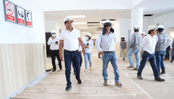 Inspeccionan avances de la construcción de centro de salud de Tacalá, en Castilla
