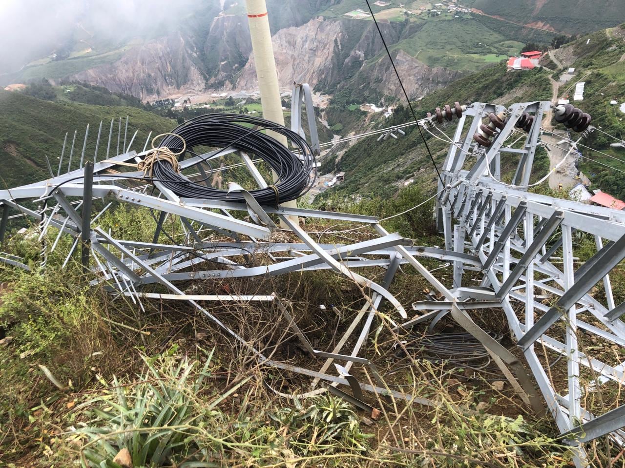 Atentado ocurre a cuatro días de que delincuentes volaran la Línea de Transmisión de 60 kilovatios que alimentaba a la compañía y a otros sectores.