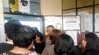 Electores en Carabayllo acusaron retención de DNI  (VIDEO)