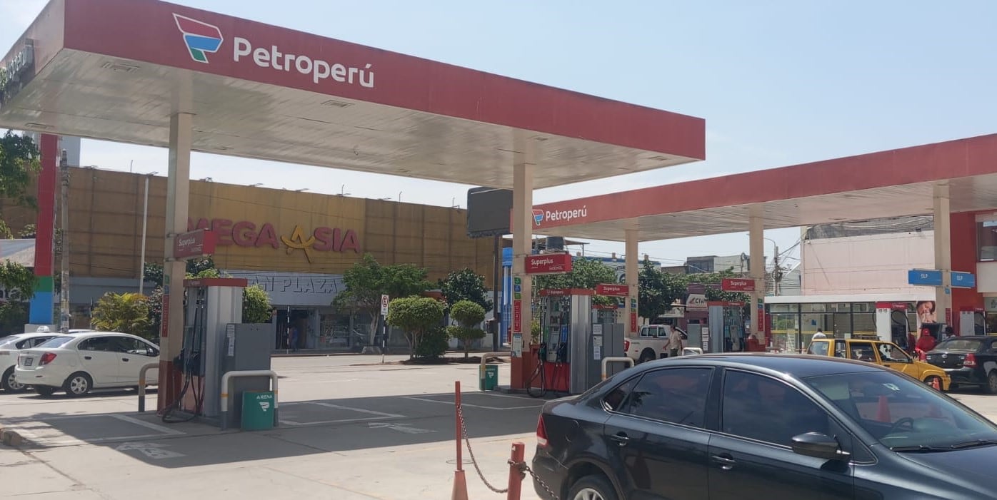 Conductores asisten a Petroperú situado entre Balta y Bolognesi.