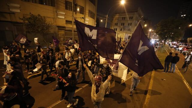 Jóvenes de diferentes colectivos marchan contra el golpe a la reforma universitaria y Sunedu