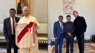 Papa León XIV recibe camiseta histórica de la selección peruana de manos de Teófilo Cubillas