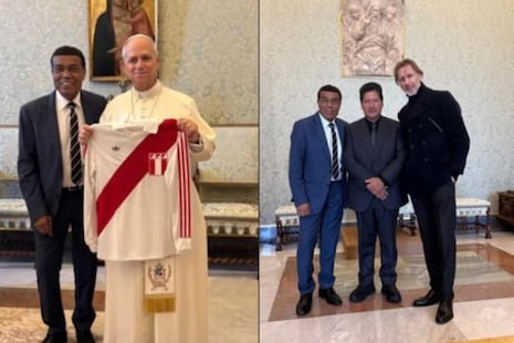 Papa León XIV recibe camiseta histórica de la selección peruana de manos de Teófilo Cubillas