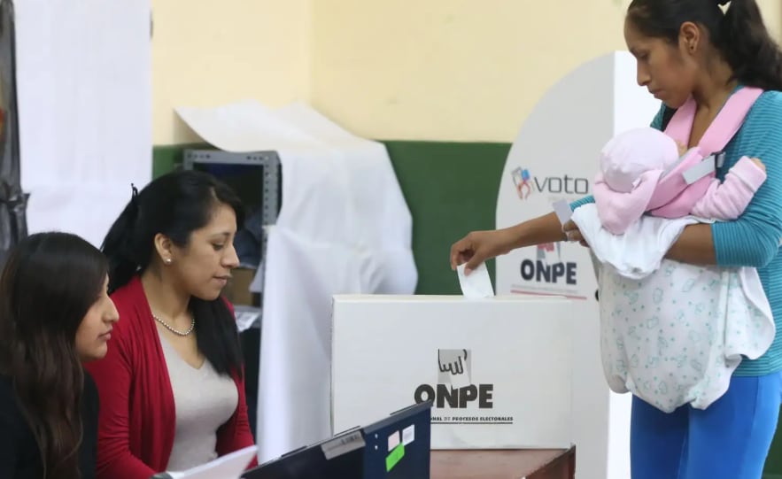 La ONPE definió medidas para ordenar la atención en locales de votación y agilizar el proceso para ciertos grupos de ciudadanos. FOTO: ANDINA