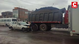 Conductor en aparente estado de ebriedad provoca triple choque y deja dos heridos en Huancayo