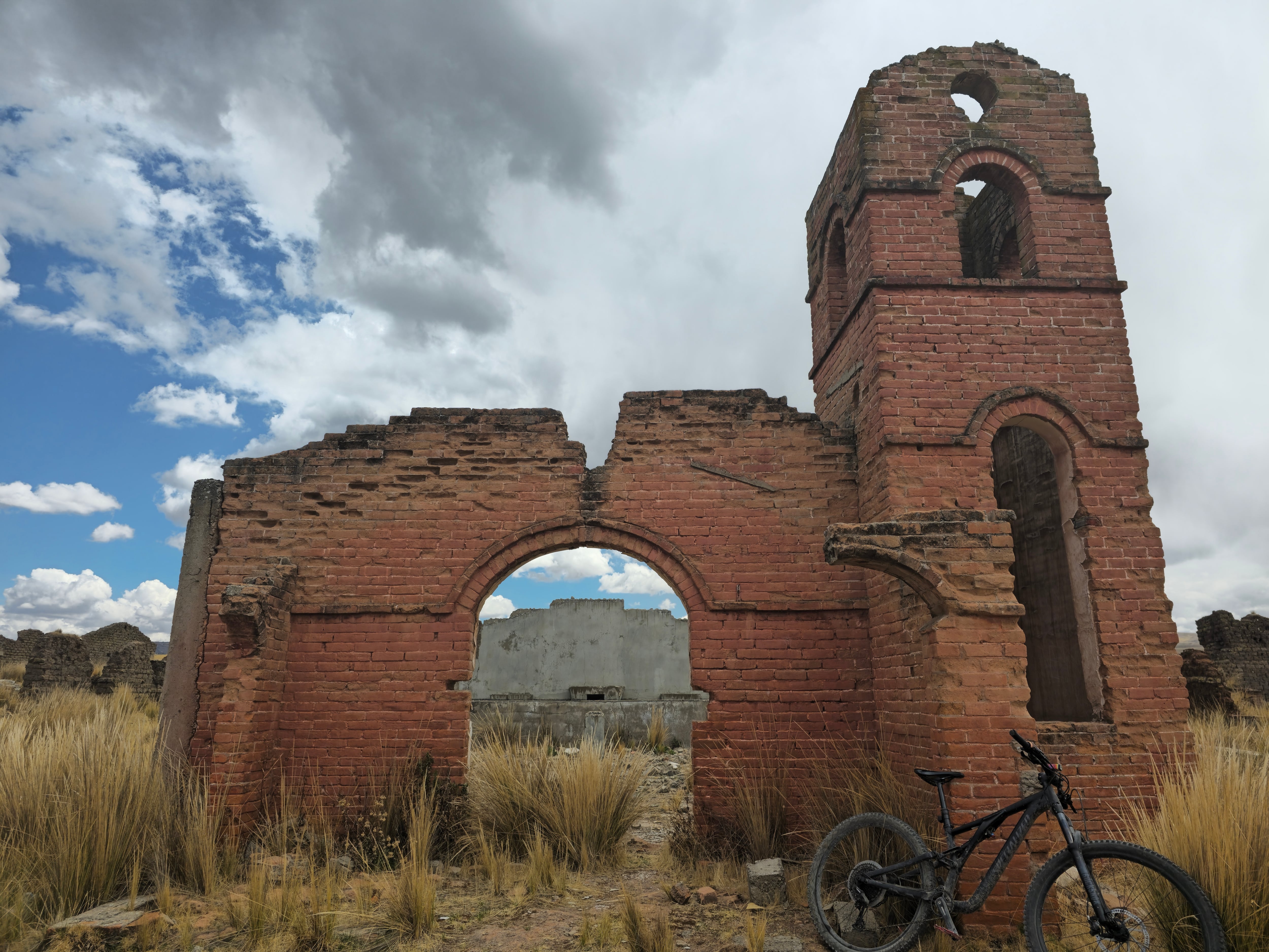 Campamentos parecían ciudades, totalmente equipados. Tenían iglesia y varias salas de reuniones